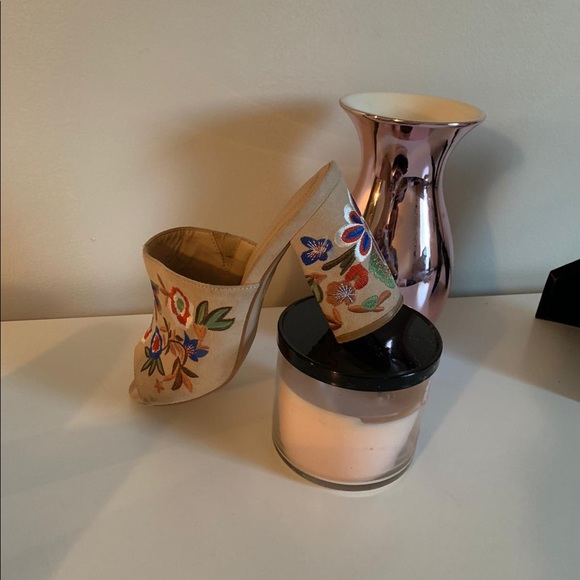 Floral Aldo mules - Picture 3 of 5